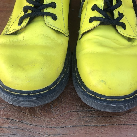 Bright yellow Docs. - Picture 4 of 4